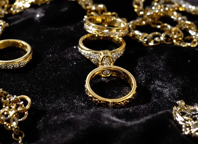 Надо ли платить налоги при продаже подержанных вещей